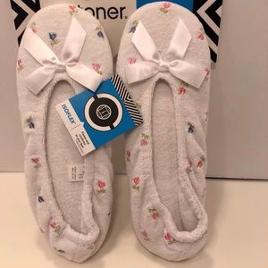 Isotoners Women’s Slippers